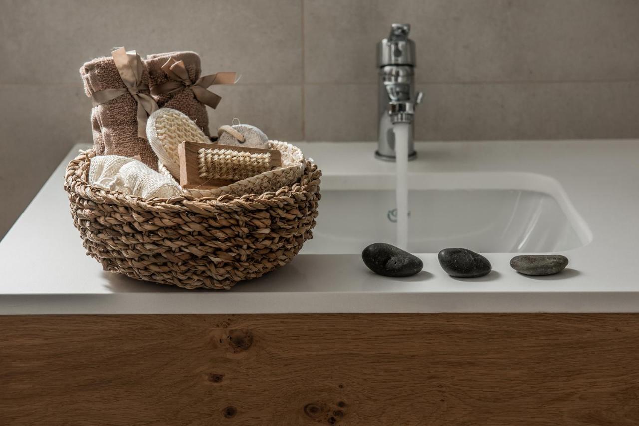 Khroma Luxury Suite 2 Beach Front Apartment Χερσόνησος Εξωτερικό φωτογραφία
