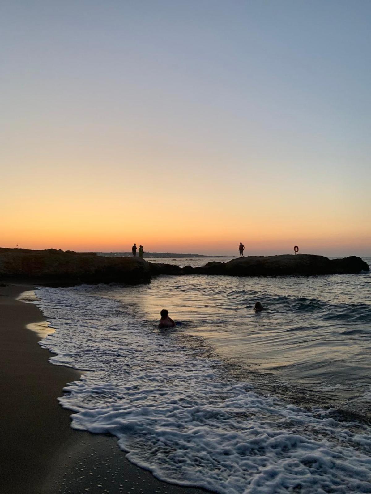 Khroma Luxury Suite 2 Beach Front Apartment Χερσόνησος Εξωτερικό φωτογραφία