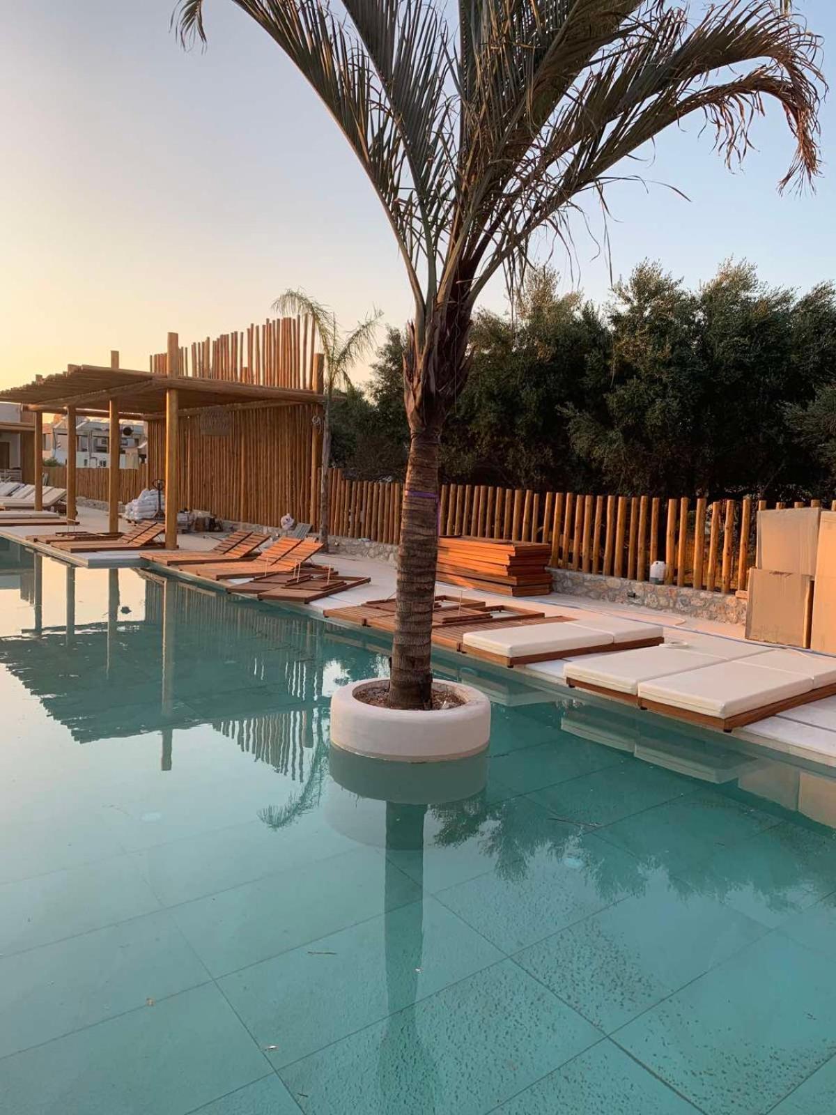 Khroma Luxury Suite 2 Beach Front Apartment Χερσόνησος Εξωτερικό φωτογραφία